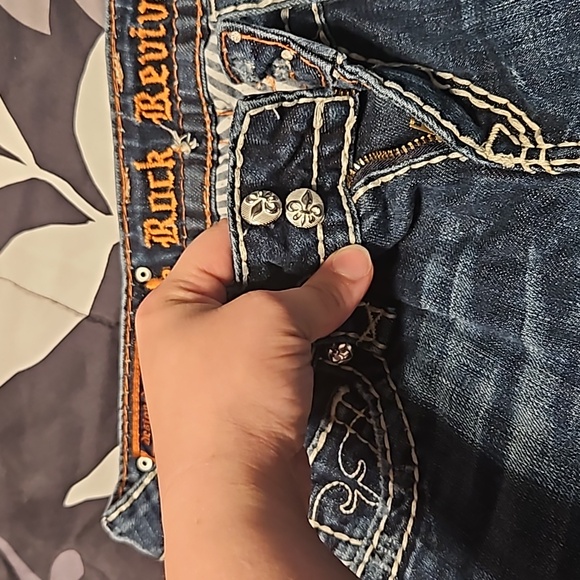 A pair of Size 27 Rock Revival jeans - Picture 5 of 9